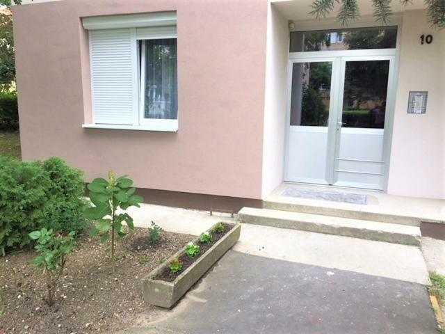Miracle Apartman Sarvar Exterior photo