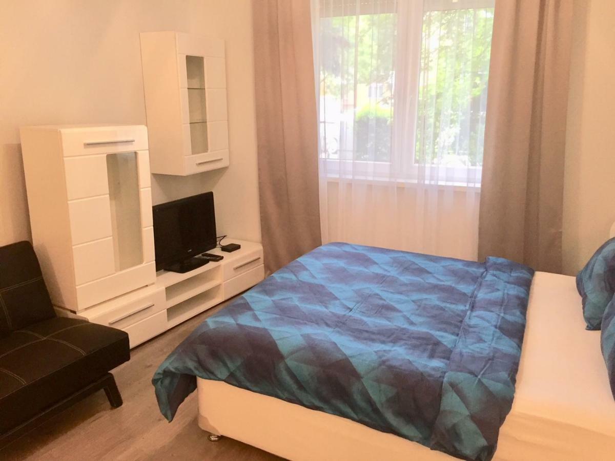 Miracle Apartman Sarvar Exterior photo